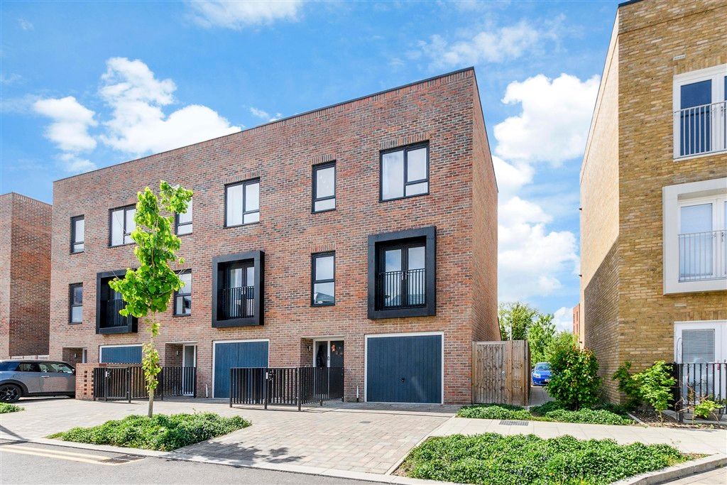 Property photo 2 of 10 External Web