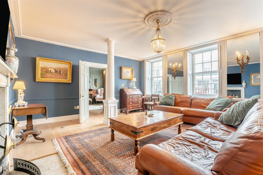 Property photo 2 of 20 8668293-Inrterior05.Jpg