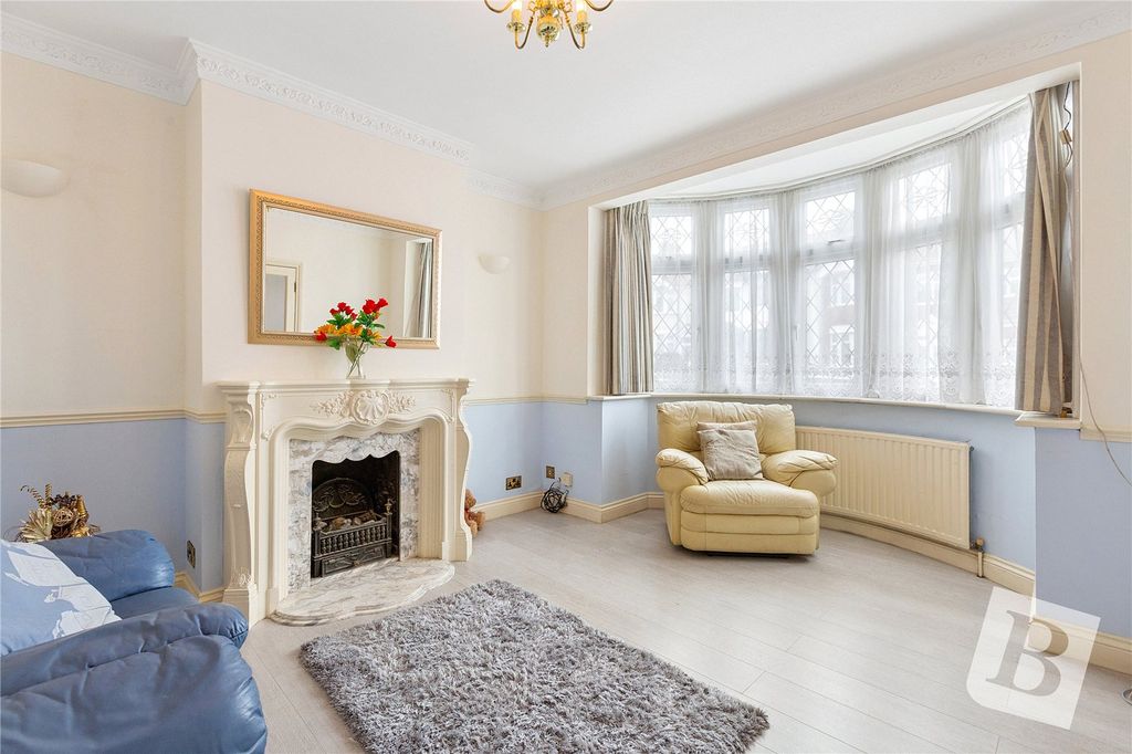 Property photo 2 of 15 Lounge