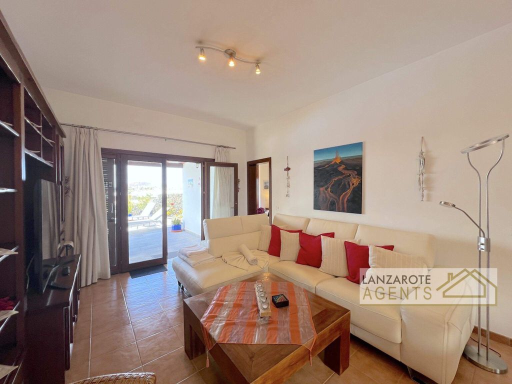 Property photo 2 of 25