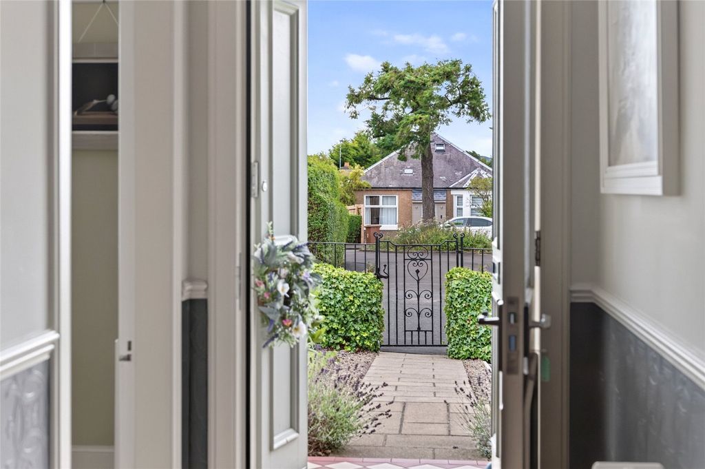 Property photo 3 of 24 Craigs Crescent