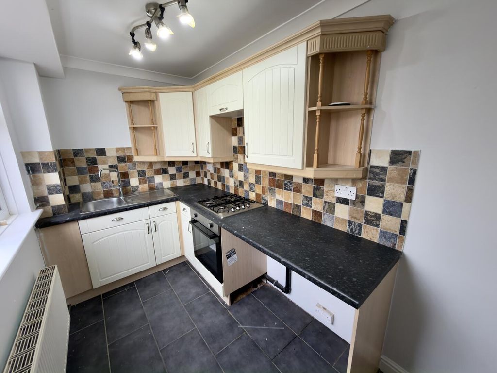 Property photo 2 of 15 Kitchen