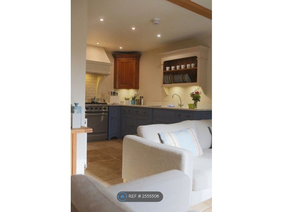 Property photo 1 of 8 Kitchen Sitting Room