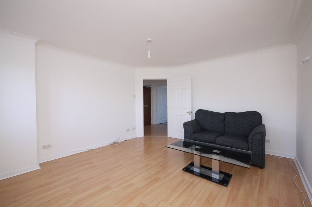 Property photo 2 of 10 4793901