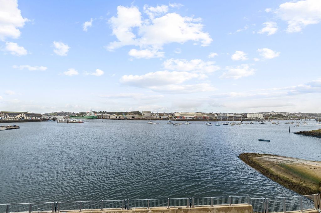 Property photo 3 of 13 Waterside View