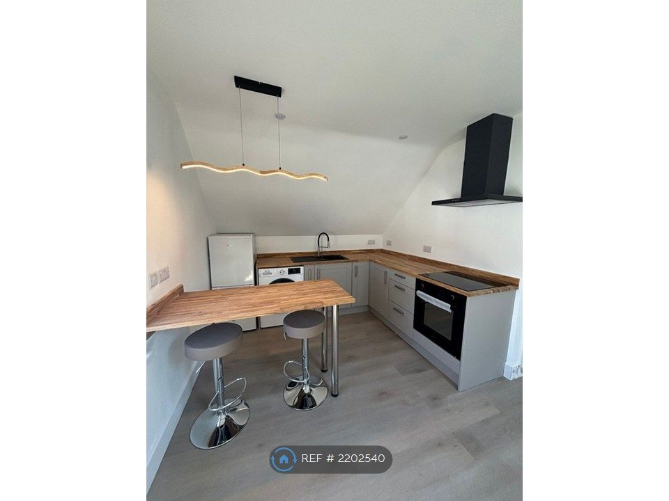 Property photo 1 of 10 Kitchen