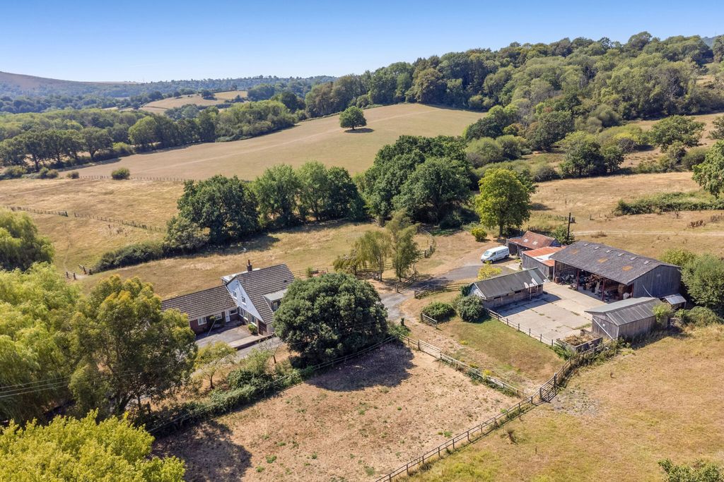 Property photo 2 of 33