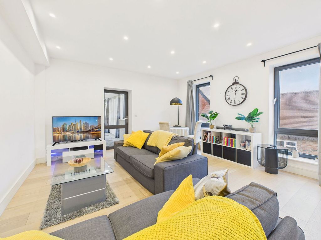 Property photo 2 of 17