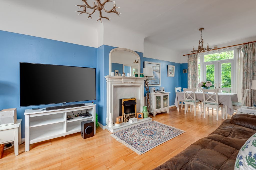 Property photo 3 of 30