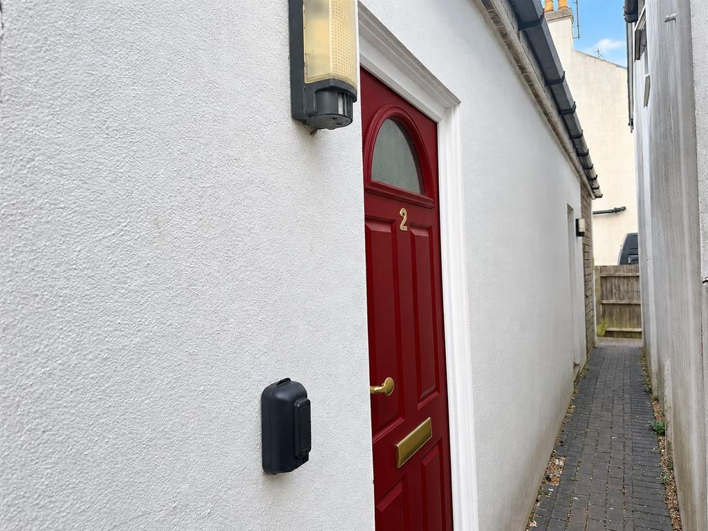 Property photo 1 of 7 Front Door.Jpg