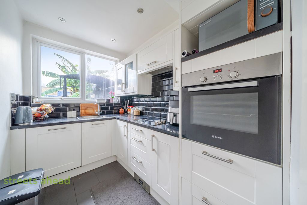 Property photo 3 of 12 1Baa6041-F7d7-477...