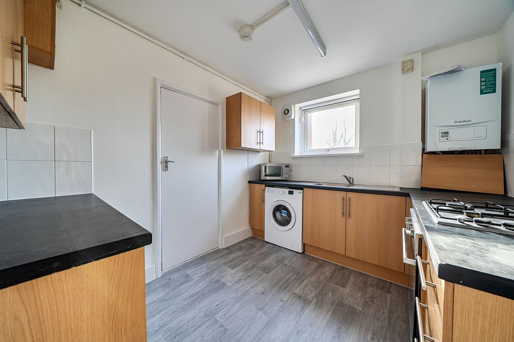 Property photo 2 of 16 1420753-13-699F25...