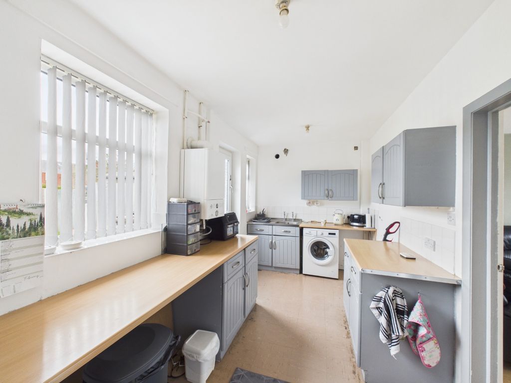 Property photo 2 of 9 4915145