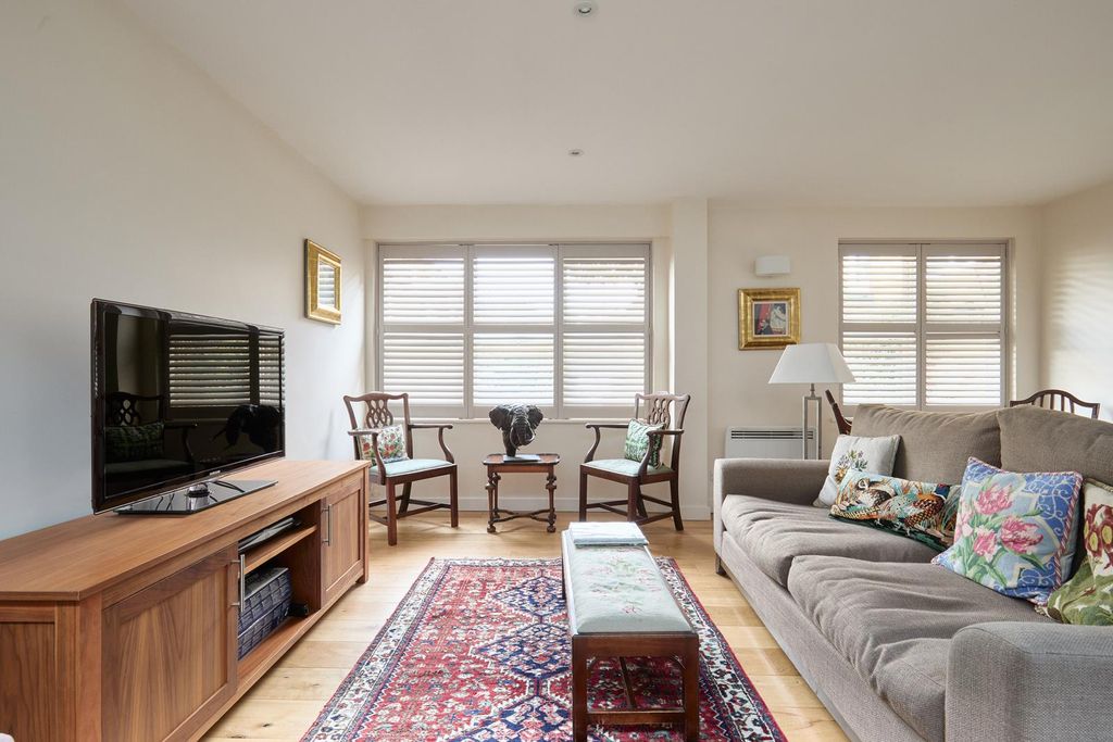 Property photo 3 of 20