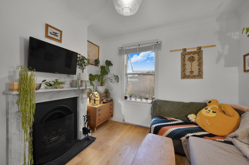 Property photo 2 of 9