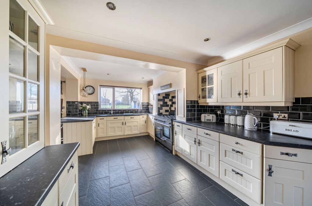 Property photo 3 of 29 1397055-5-69610F79B113E