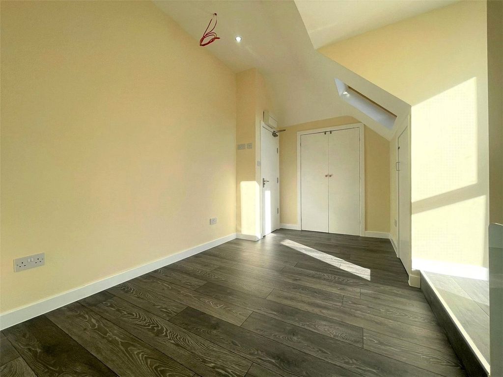 Property photo 2 of 7 Picture No. 09