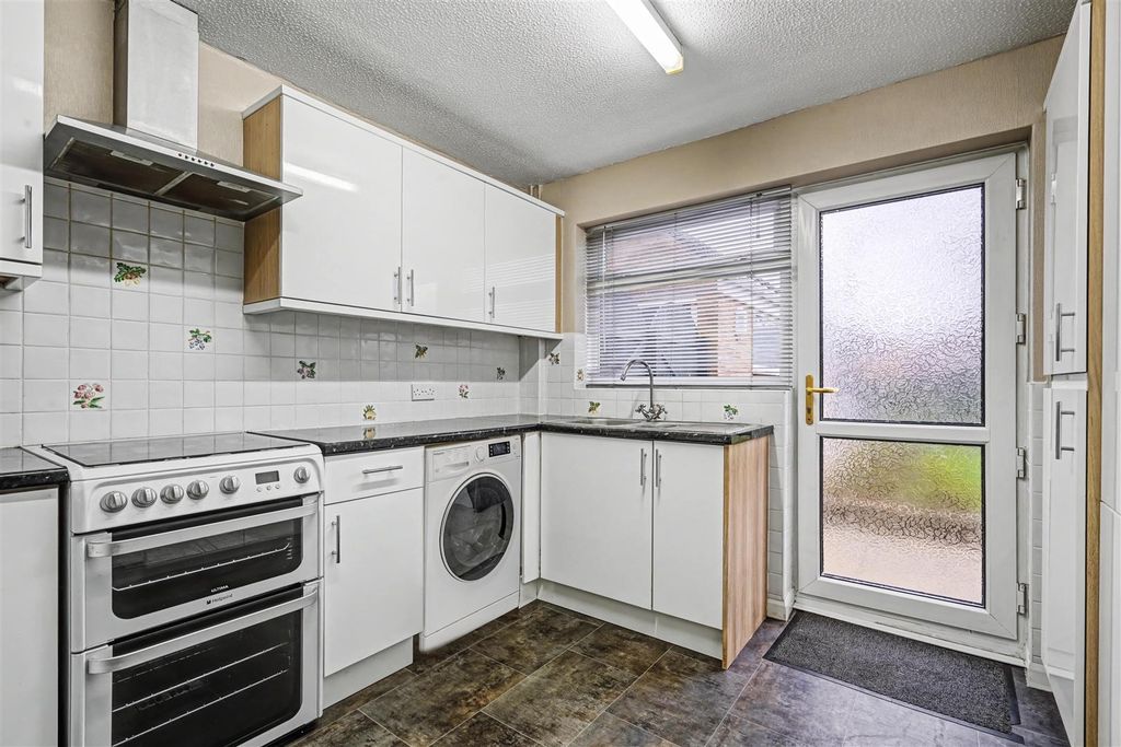 Property photo 3 of 22 Kitchen
