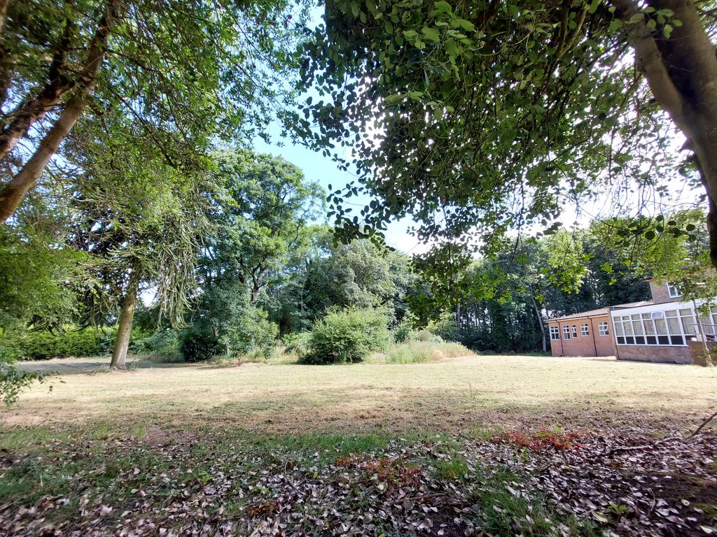 Property photo 2 of 8