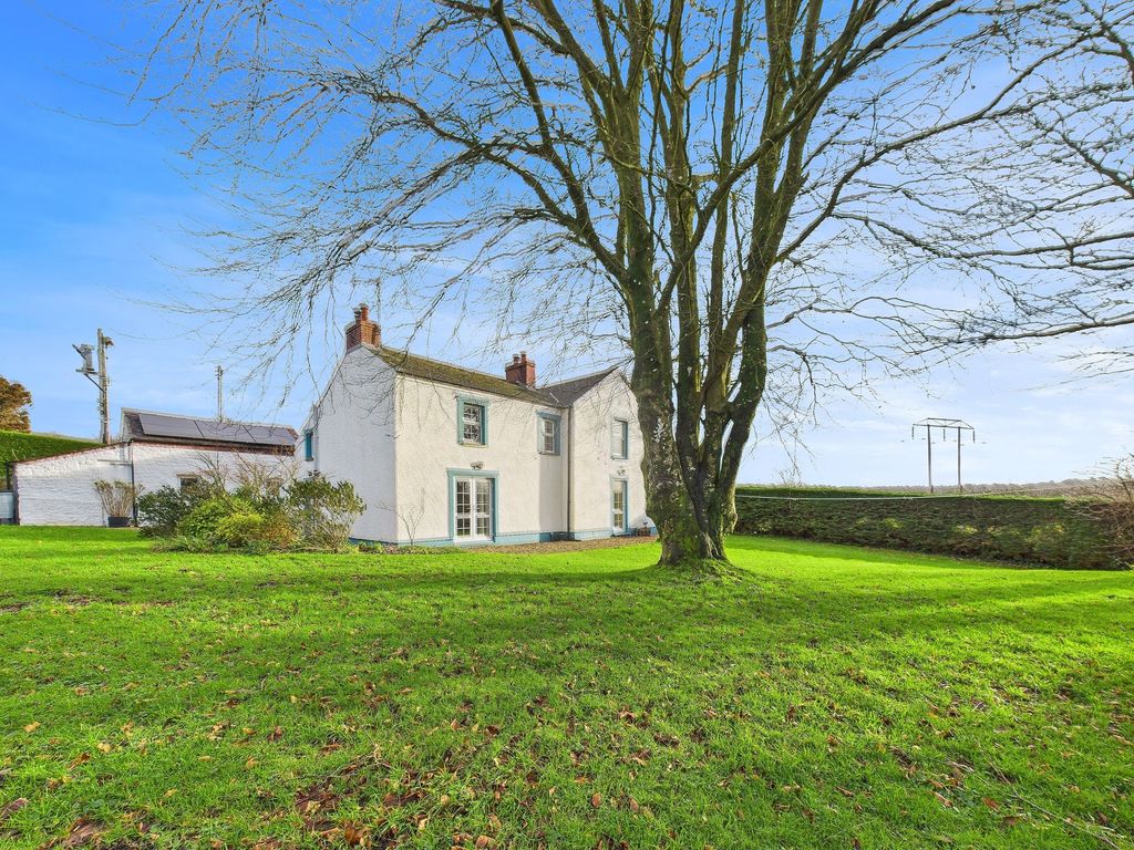 Property photo 1 of 43