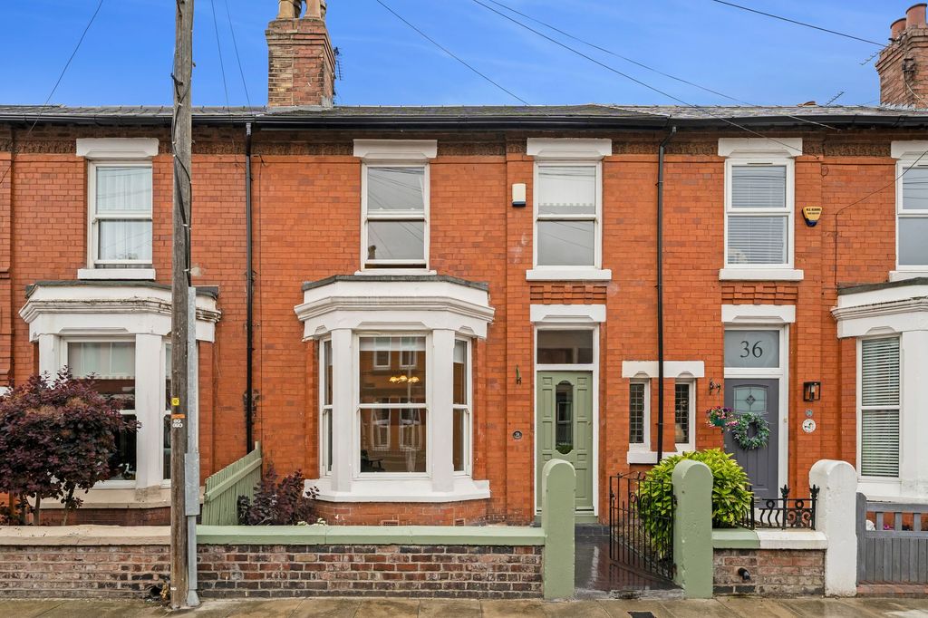Property photo 1 of 39