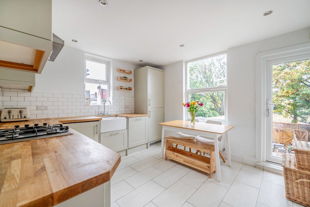 Property photo 2 of 18 Picture No. 08