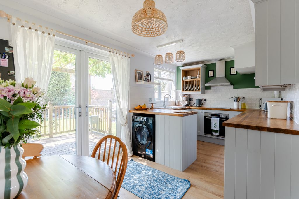 Property photo 2 of 15 A7404085-Hdr-16