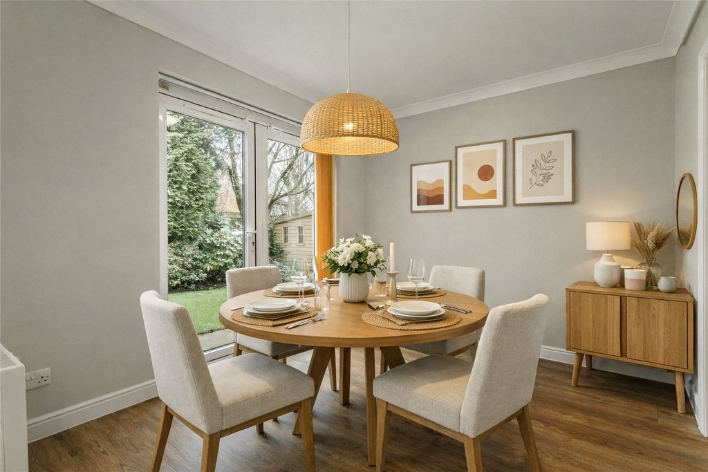 Property photo 3 of 31 Dining Room