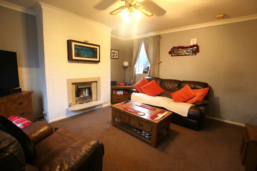 Property photo 3 of 18