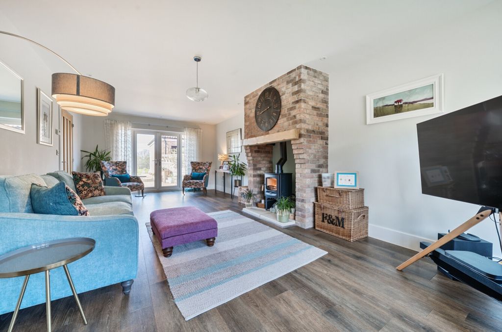 Property photo 2 of 26 1272487 (2)