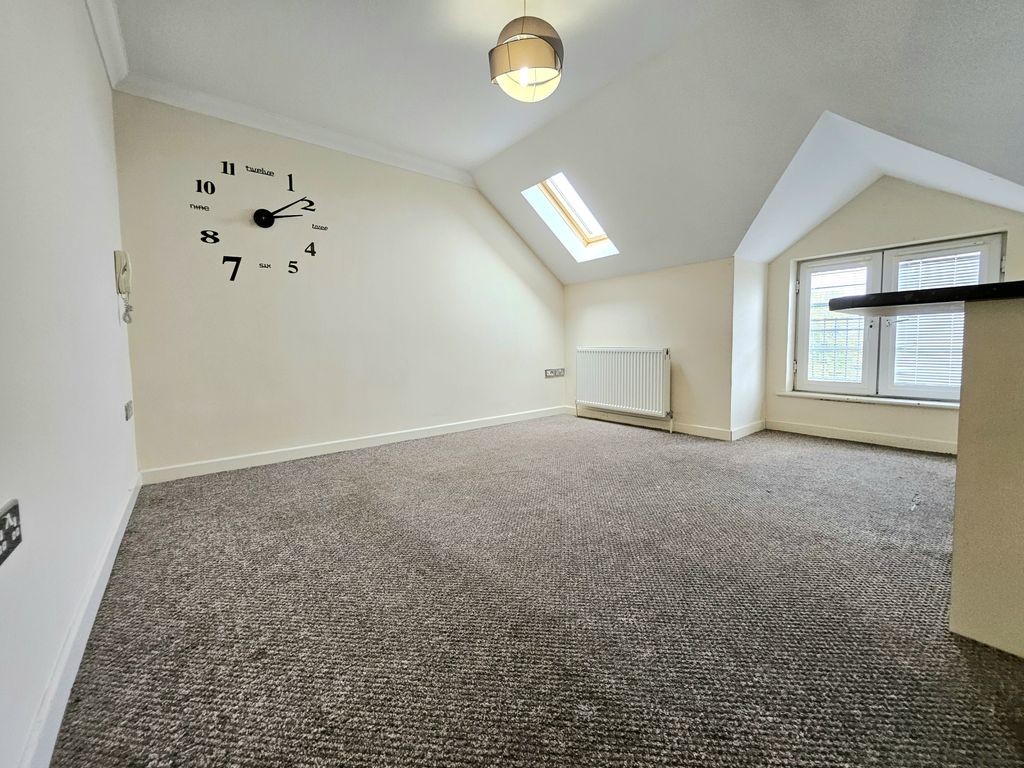 Property photo 2 of 7 Gallery