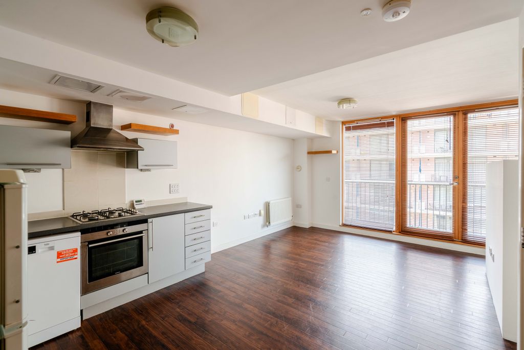 Property photo 2 of 9 7