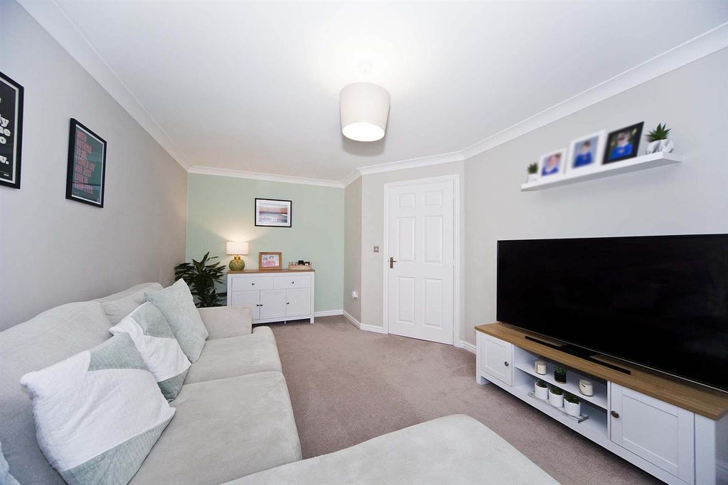 Property photo 3 of 24