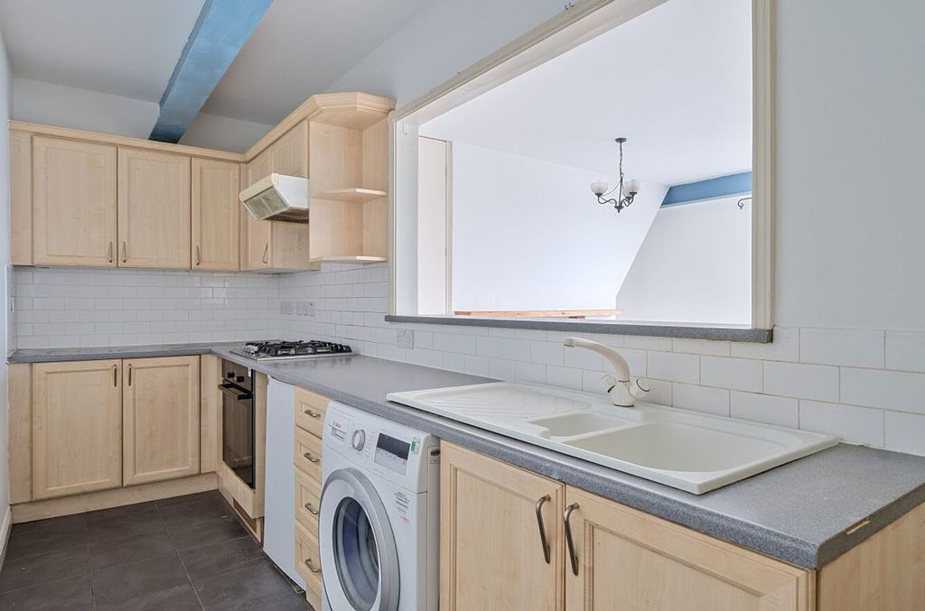 Property photo 2 of 22 Kitchen
