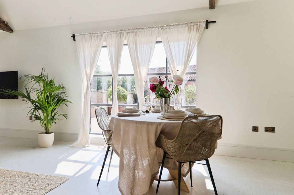 Property photo 2 of 38 2610506