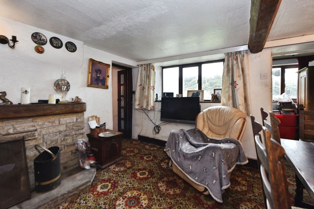 Property photo 3 of 12 Dining Room