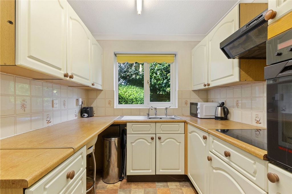 Property photo 3 of 14 Kitchen