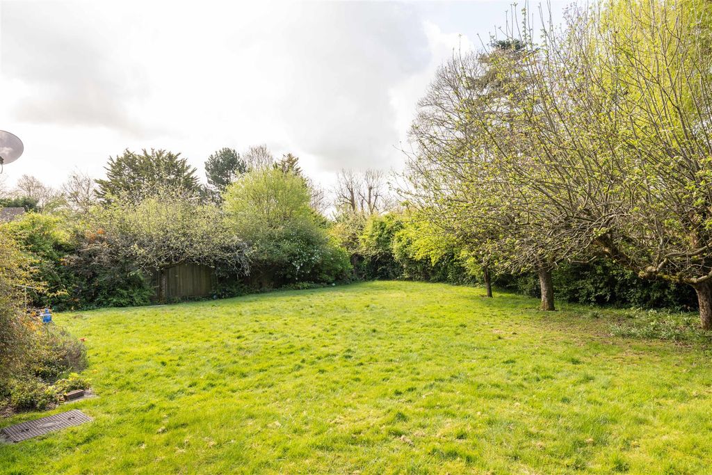 Additional image 10 of 4 bed detached house for saleYardley Close, Reigate RH2