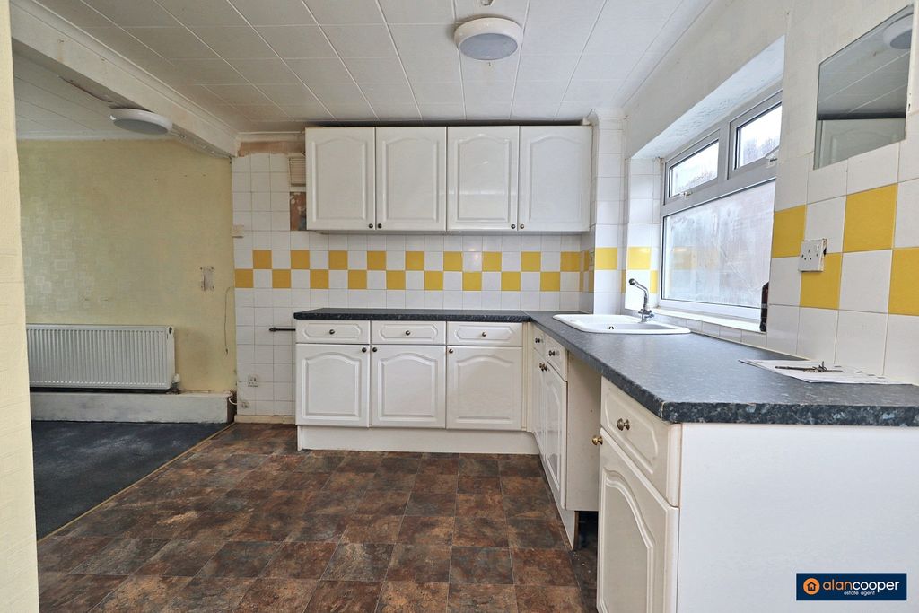 Property photo 3 of 16 3827185