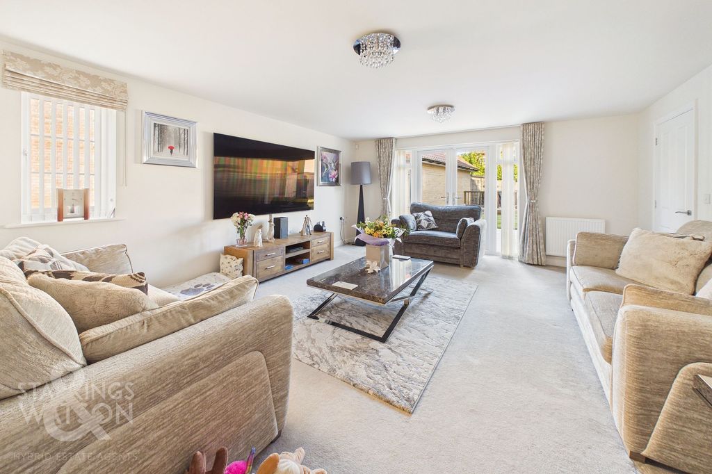 Property photo 2 of 38