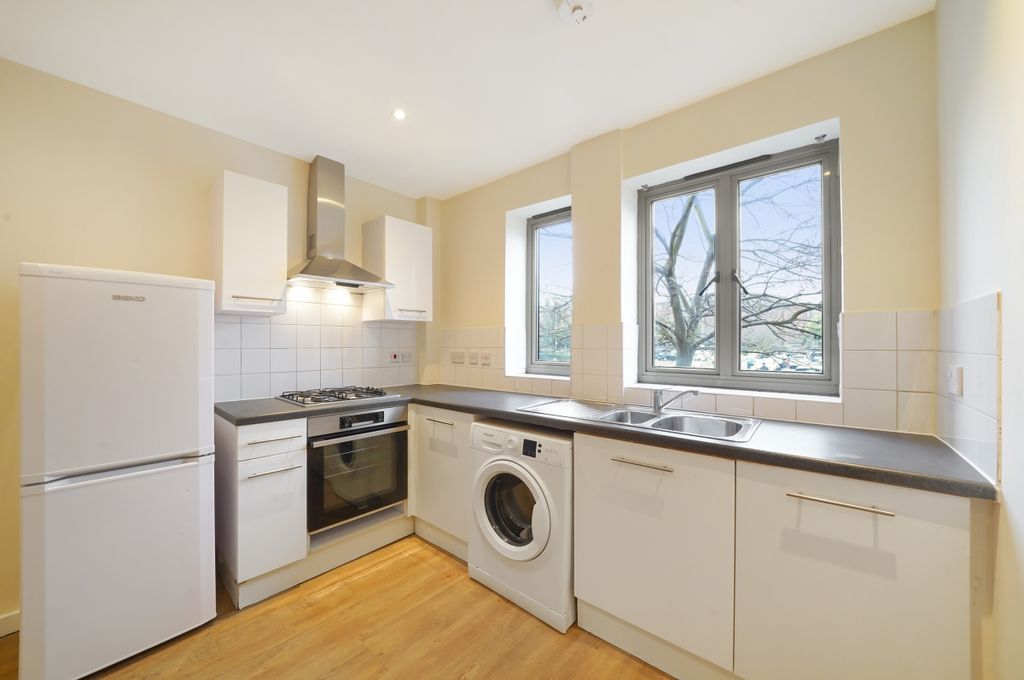 Property photo 2 of 5