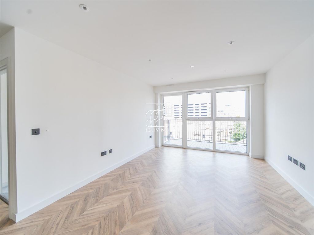 Property photo 2 of 13 Cn5021.Jpg