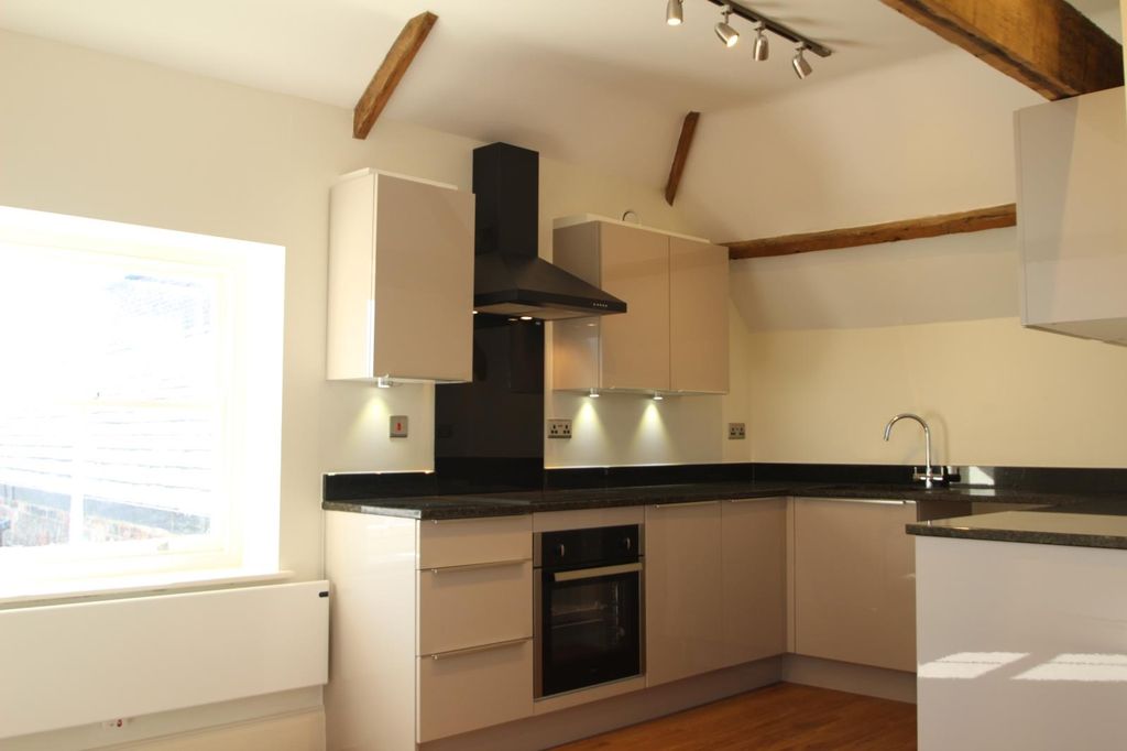 Property photo 3 of 11 Picture 3