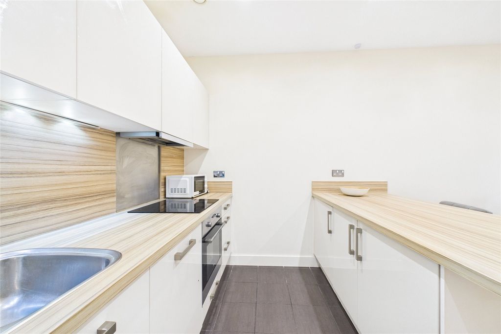 Property photo 3 of 8 Picture No. 04