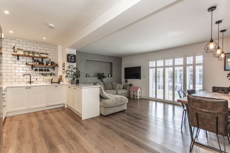 Property photo 3 of 25 Photo 12