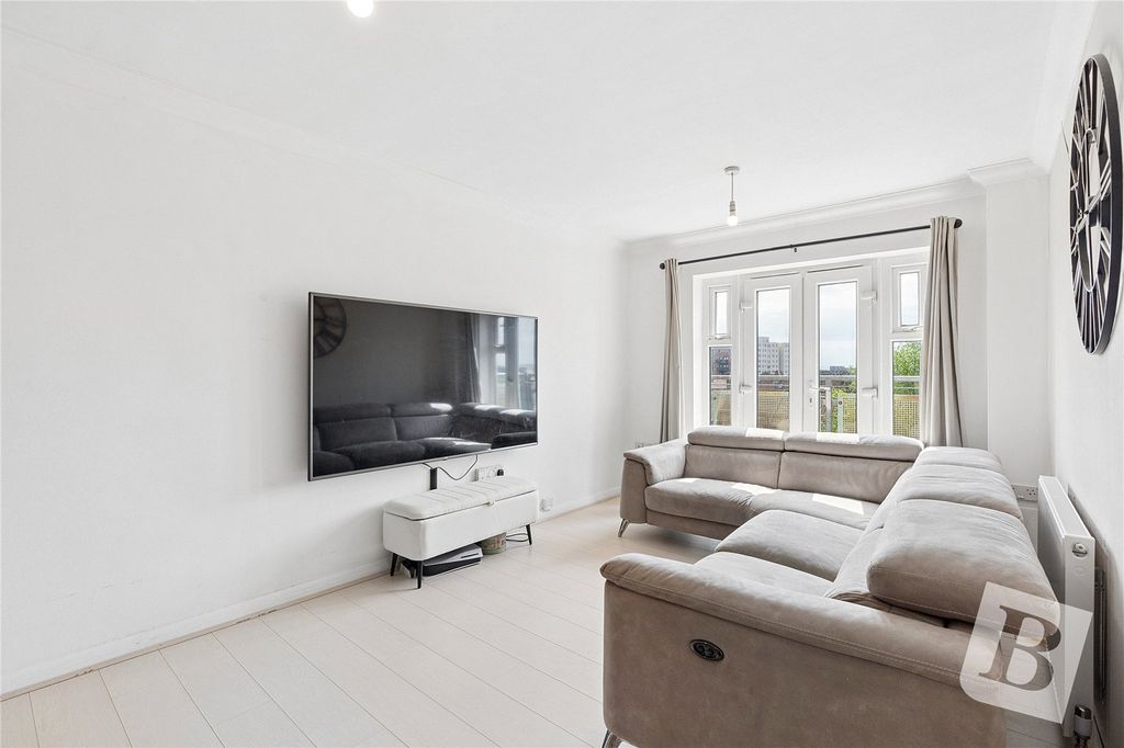 Property photo 2 of 10 Lounge