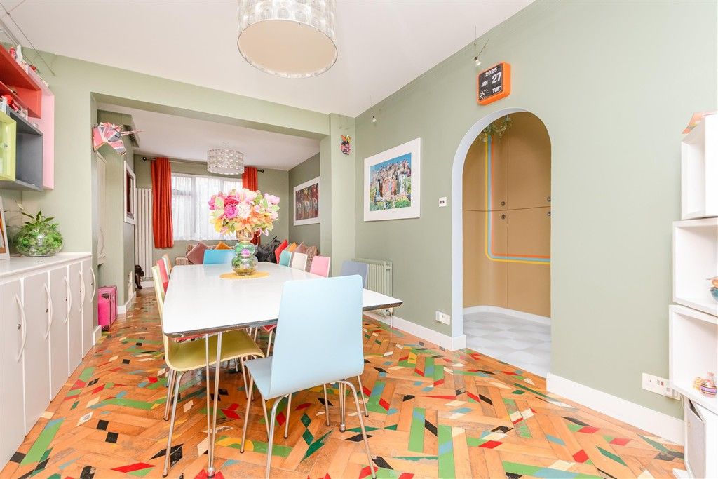 Property photo 3 of 14 Dining Area