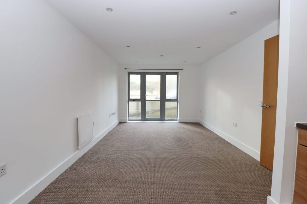 Property photo 3 of 8