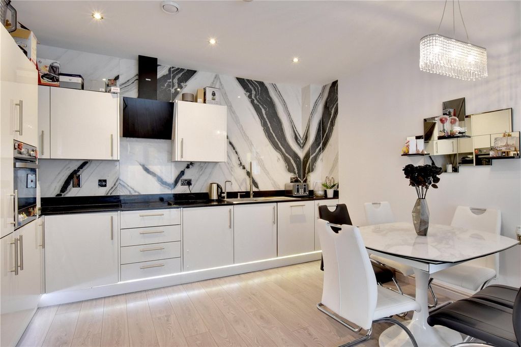 Property photo 2 of 16 Picture No. 06