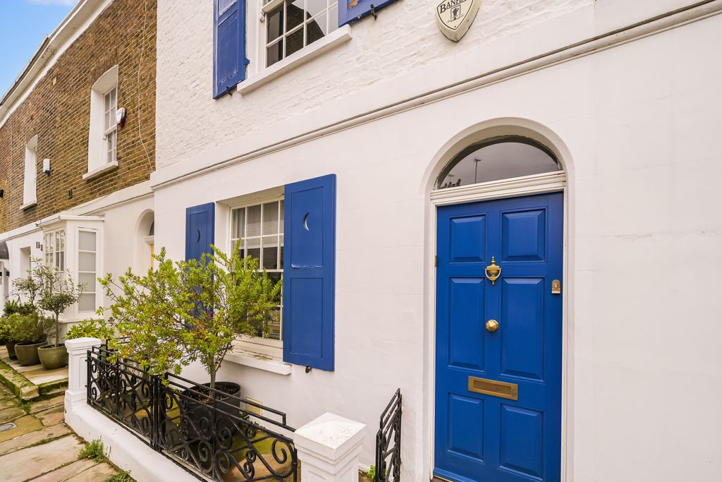 Property photo 1 of 11